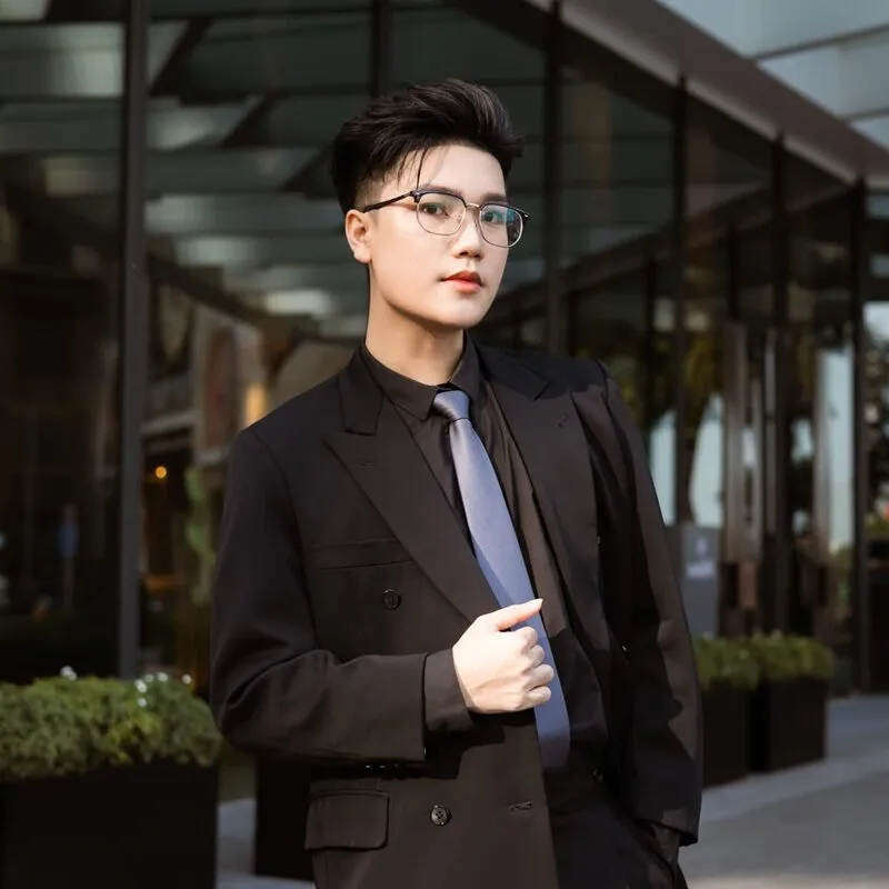 CEO Bạch Tinh Vinh